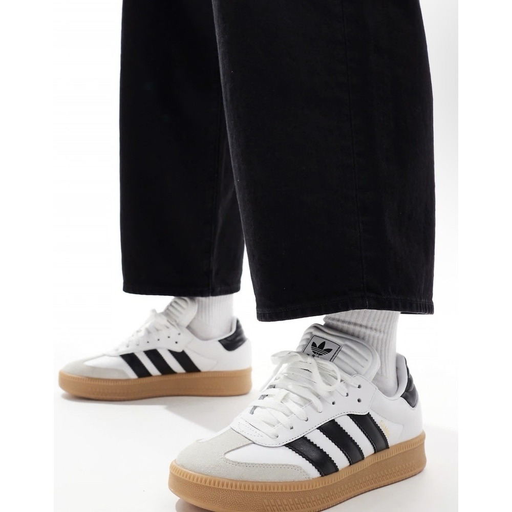 Adidas Originals Unisex M10.5/W11.5 Samba XLG Lace Up Sneakers White Gum Bottoms